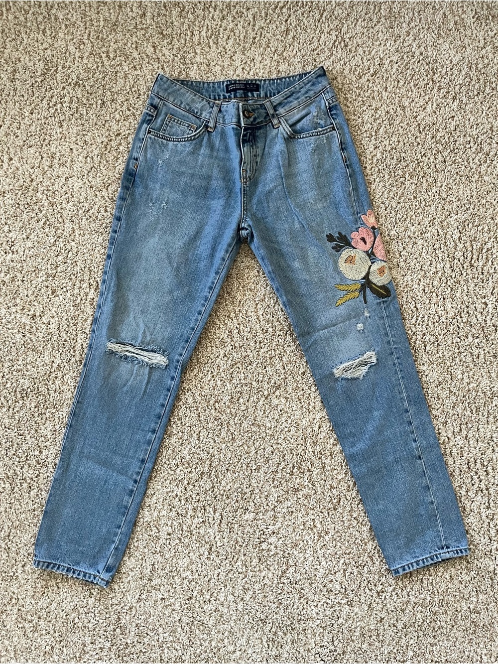 Zara Light Blue Straight-Leg Jeans with Floral Embroidery